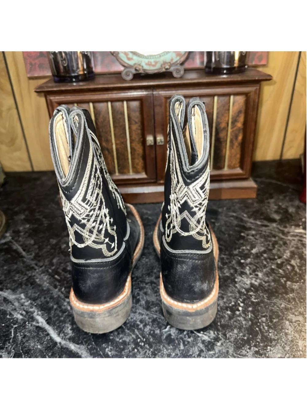 Tinaja Youth Black Cowboy Boots with White Western Stitching Size 1.5
